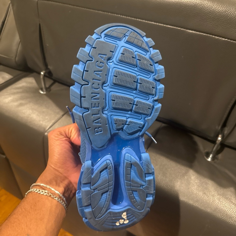 Balenciaga mens Blue Sneakers - Picture 3 of 5